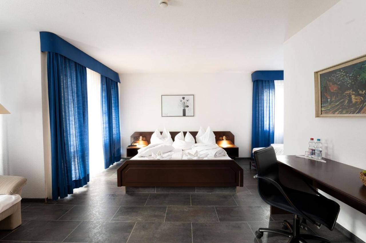 Hotel Astoria Am Urachplatz 3*