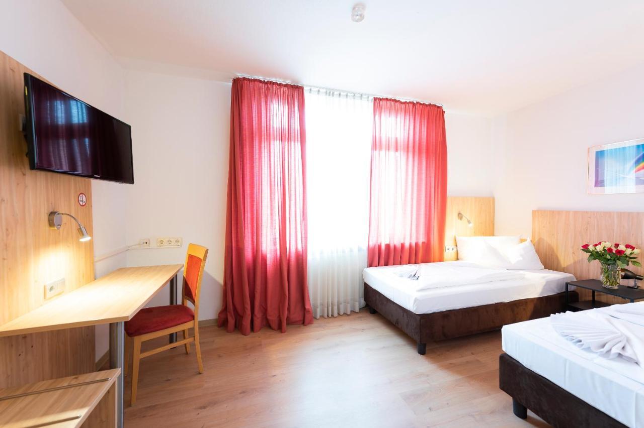 Astoria Am Urachplatz 3* Stuttgart