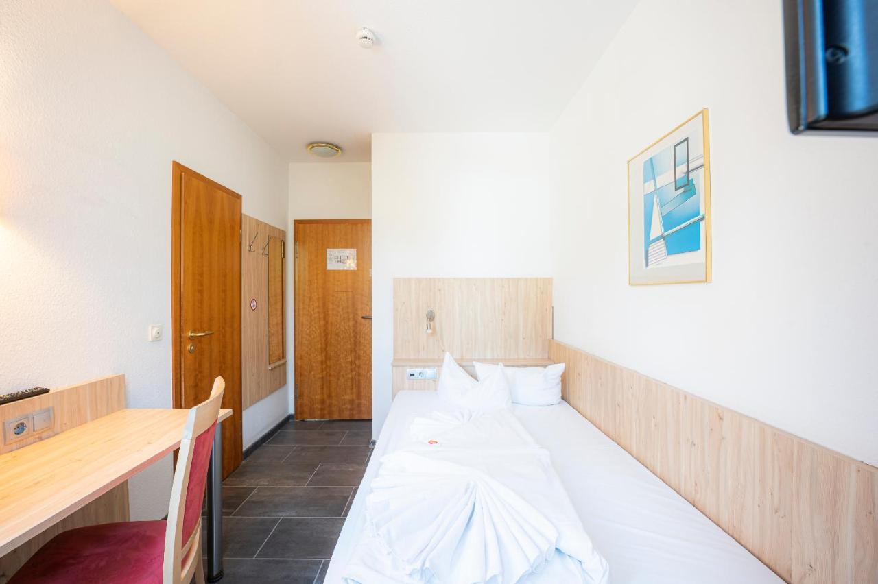 Hotel Astoria Am Urachplatz 3*