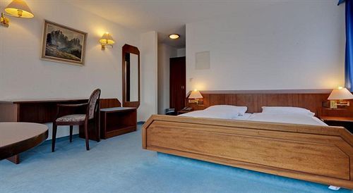 Astoria Am Urachplatz Hotel