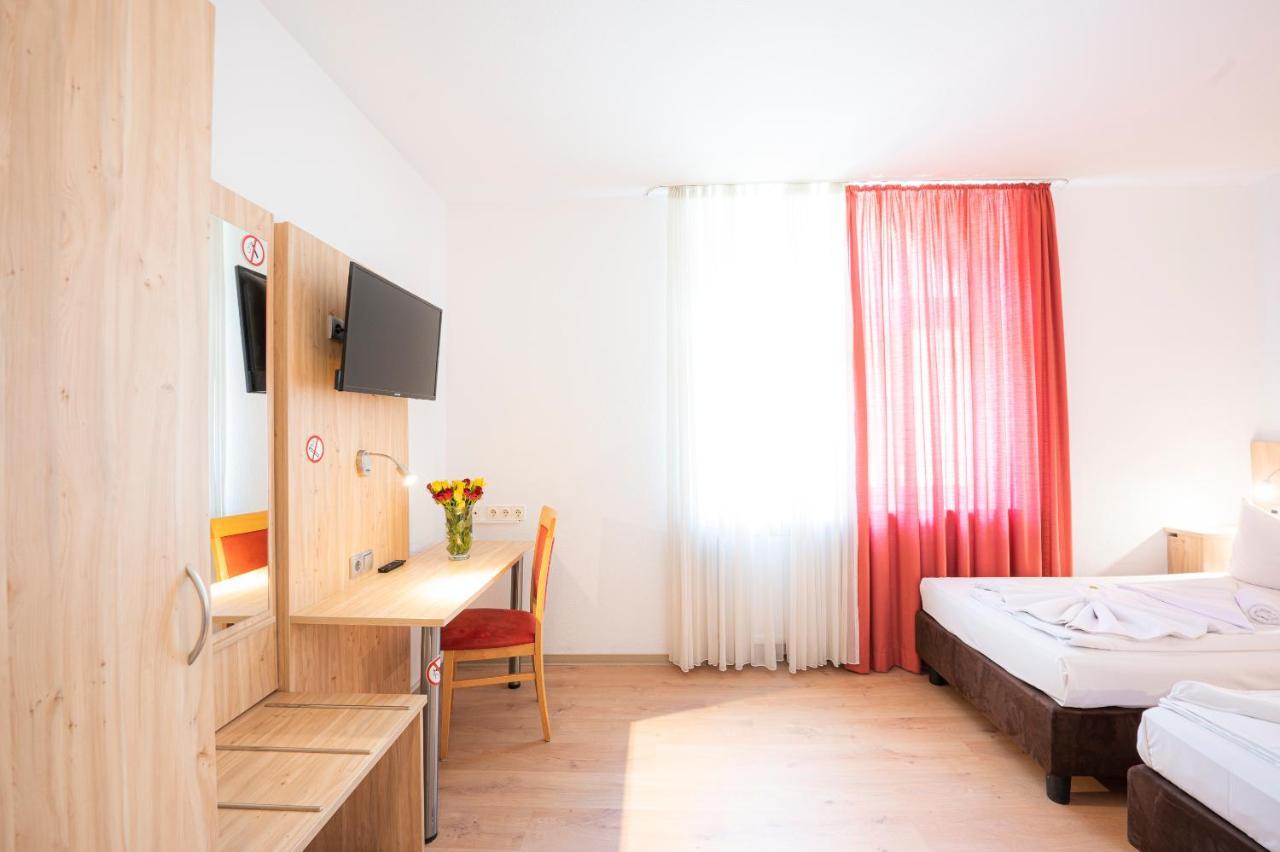 Astoria Am Urachplatz 3* Stuttgart